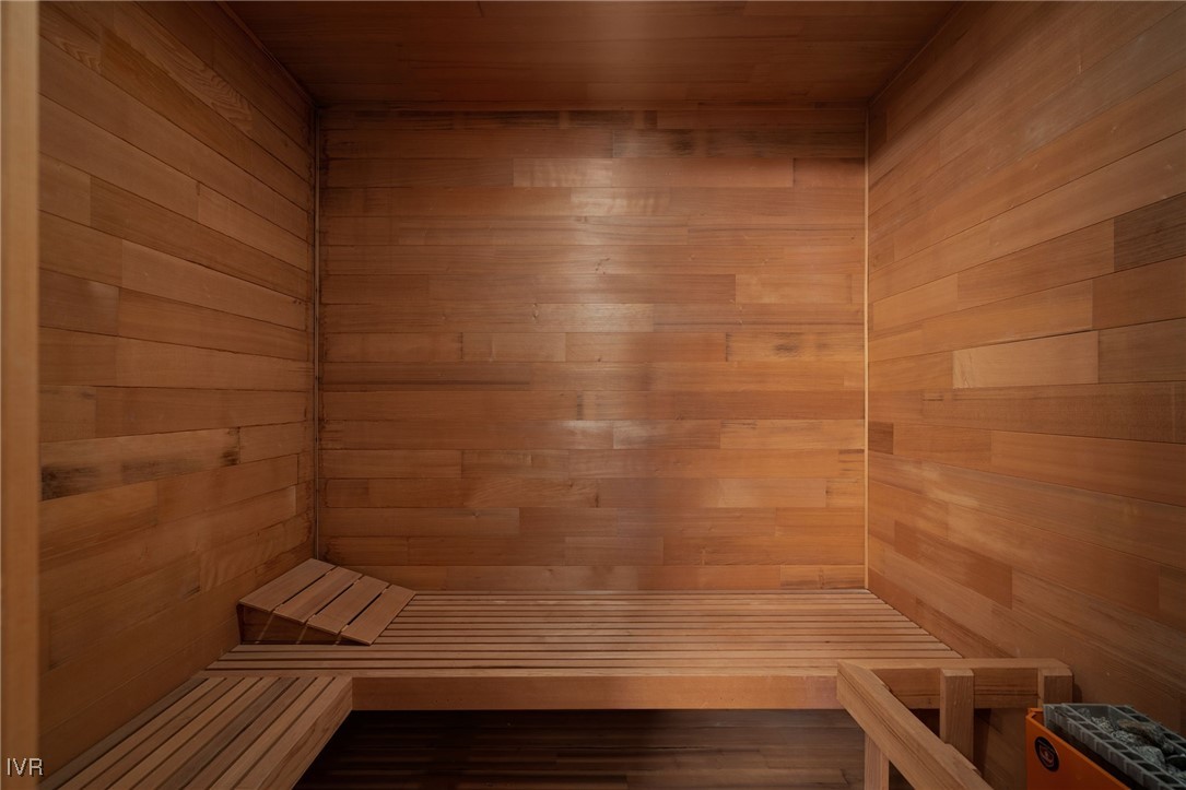 369 Fairview Boulevard