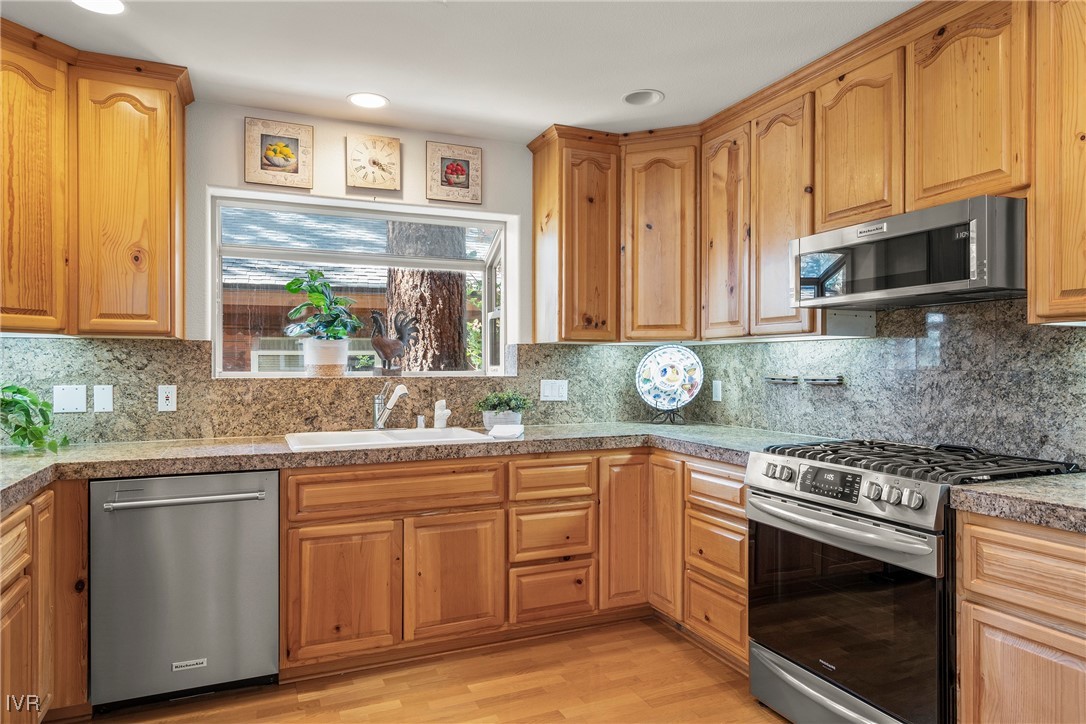 928 Northwood Boulevard 13