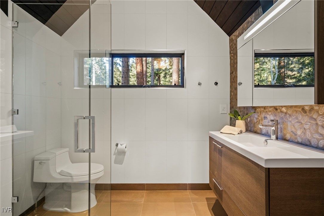 594 Ponderosa Avenue