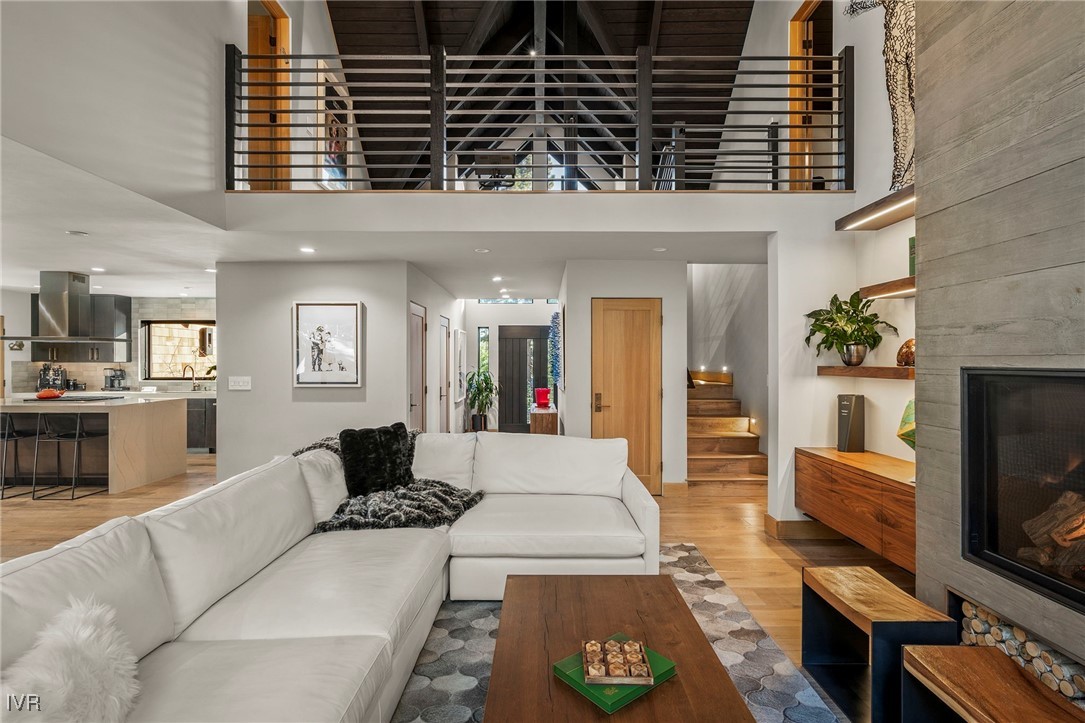 594 Ponderosa Avenue