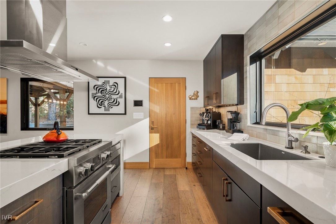 594 Ponderosa Avenue