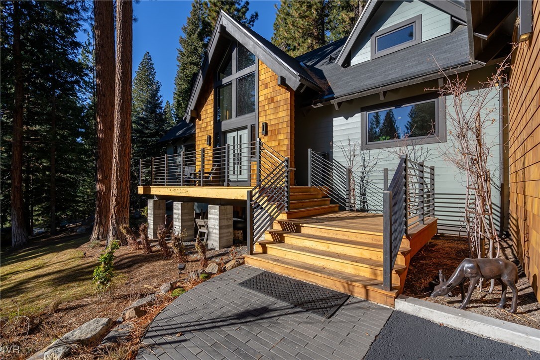 594 Ponderosa Avenue