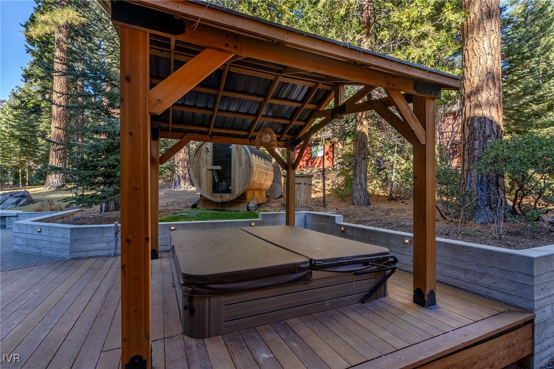 594 Ponderosa Avenue