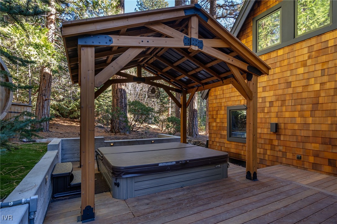 594 Ponderosa Avenue