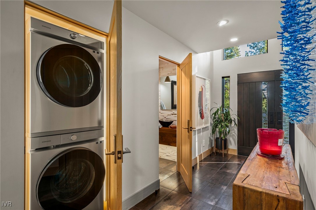 594 Ponderosa Avenue