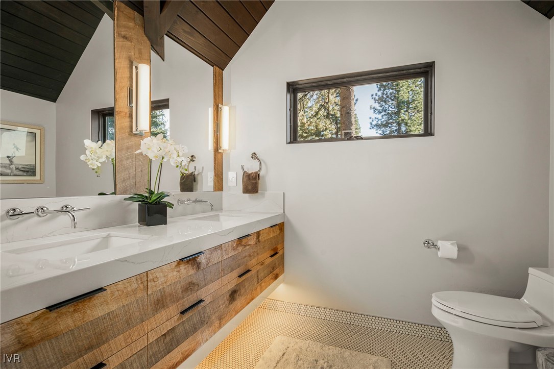 594 Ponderosa Avenue