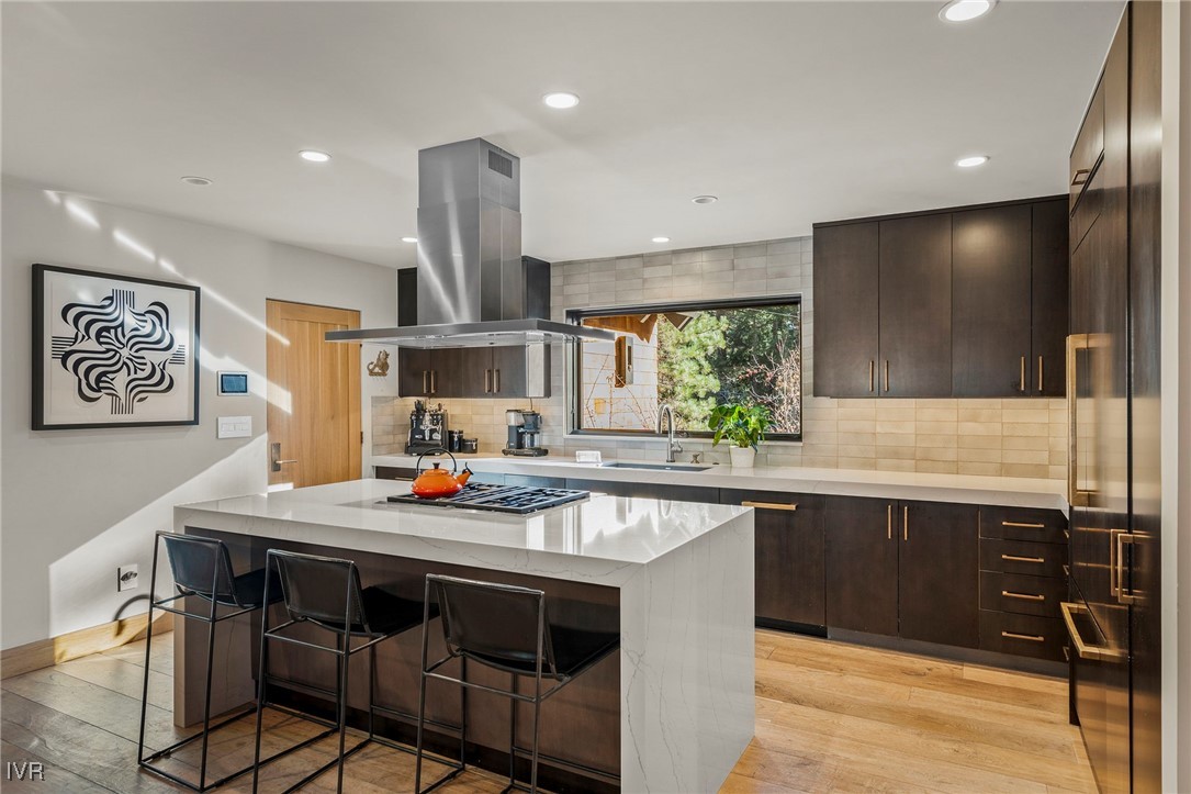 594 Ponderosa Avenue