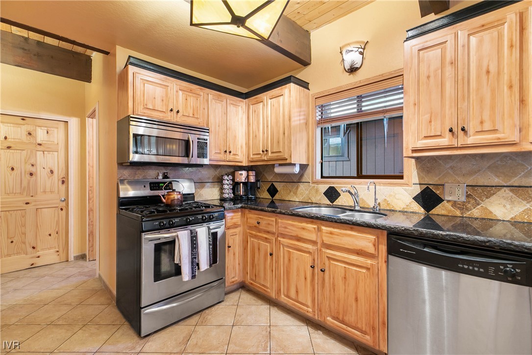 930 Fairway Park Dr 27