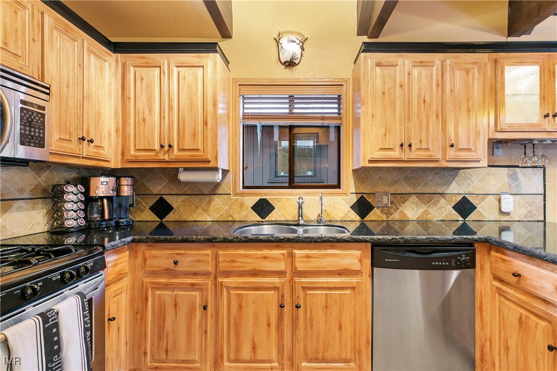 930 Fairway Park Dr 27