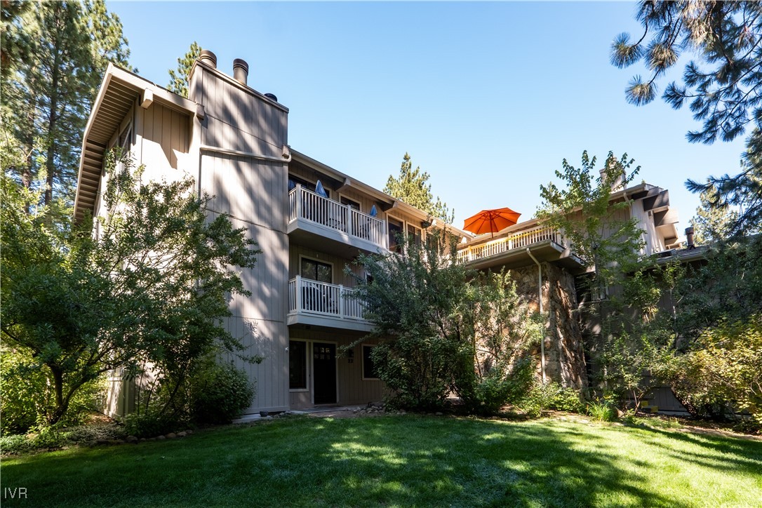1000 Lakeshore 18