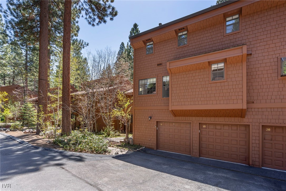 875 Southwood Boulevard 19