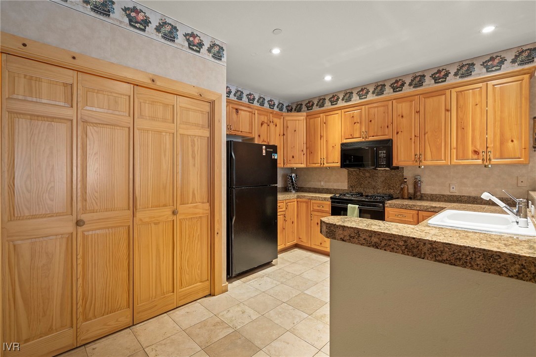 4 CalNeva Drive 11