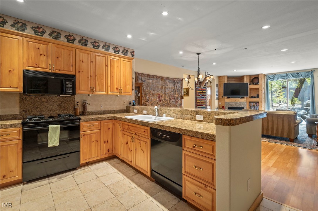 4 CalNeva Drive 11
