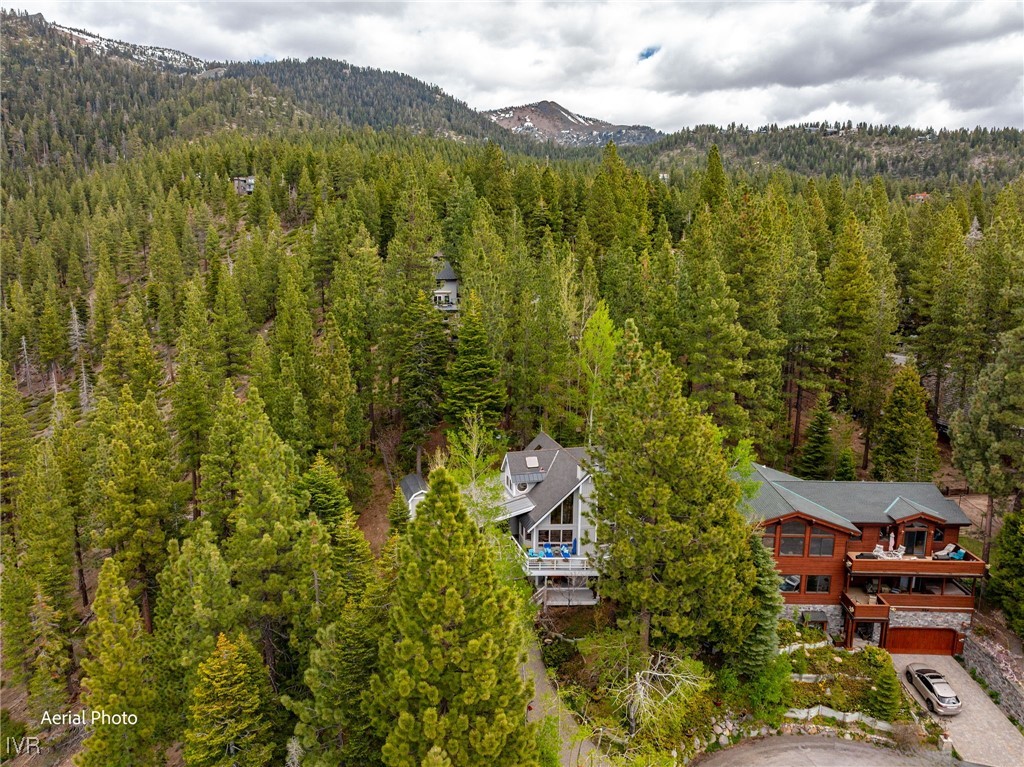 552 Valley Dr