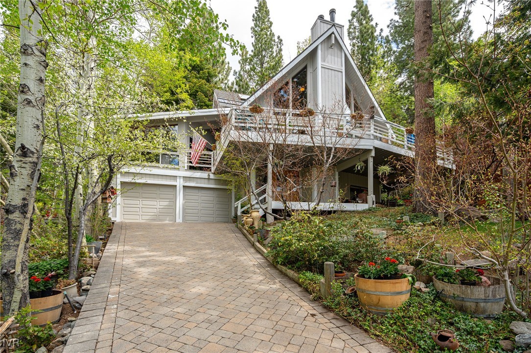 552 Valley Dr
