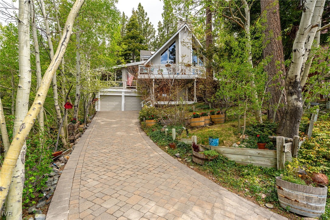 552 Valley Dr