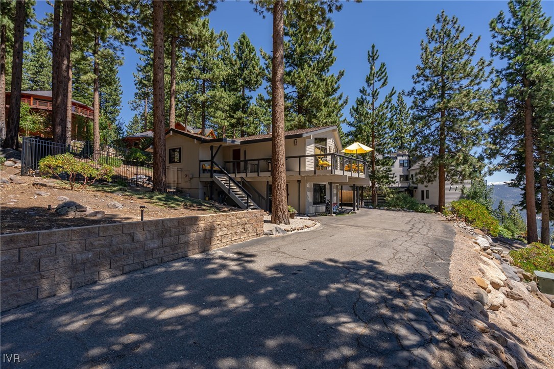909 Tyner Way