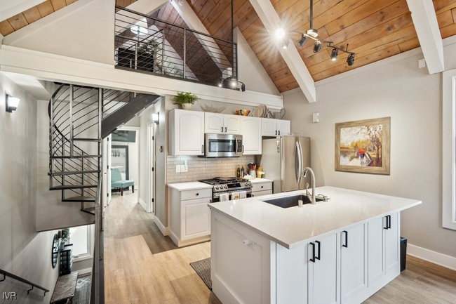 989 Tahoe Boulevard 84