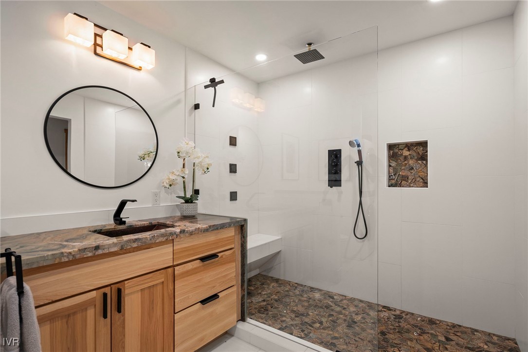 836 Southwood Boulevard 4