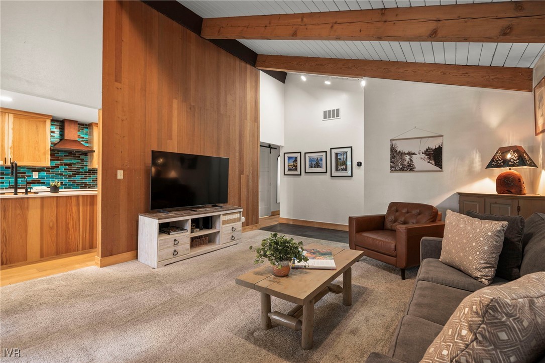 836 Southwood Boulevard 4