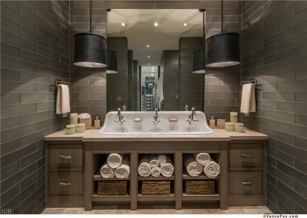 919 Lakeshore Boulevard