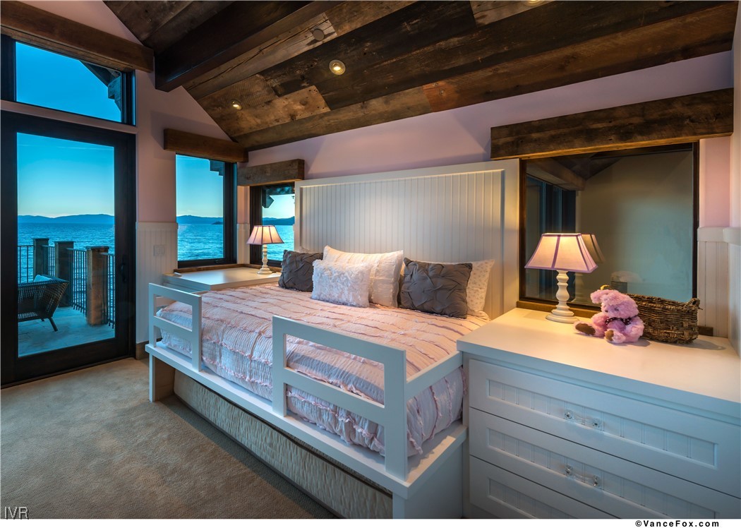 919 Lakeshore Boulevard