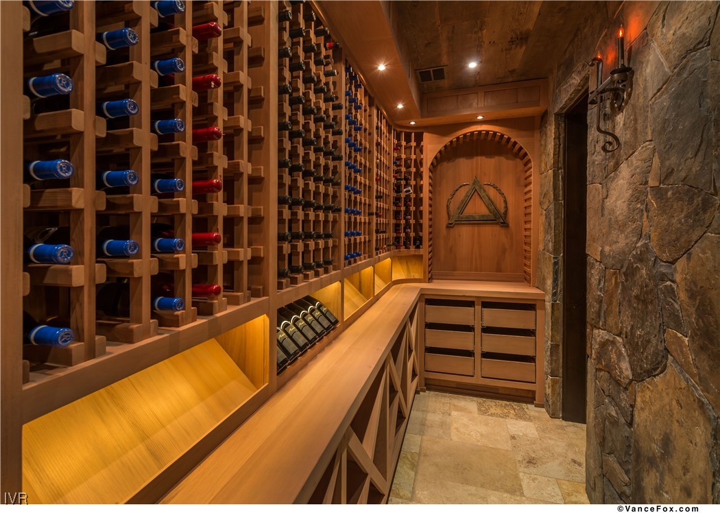 919 Lakeshore Boulevard