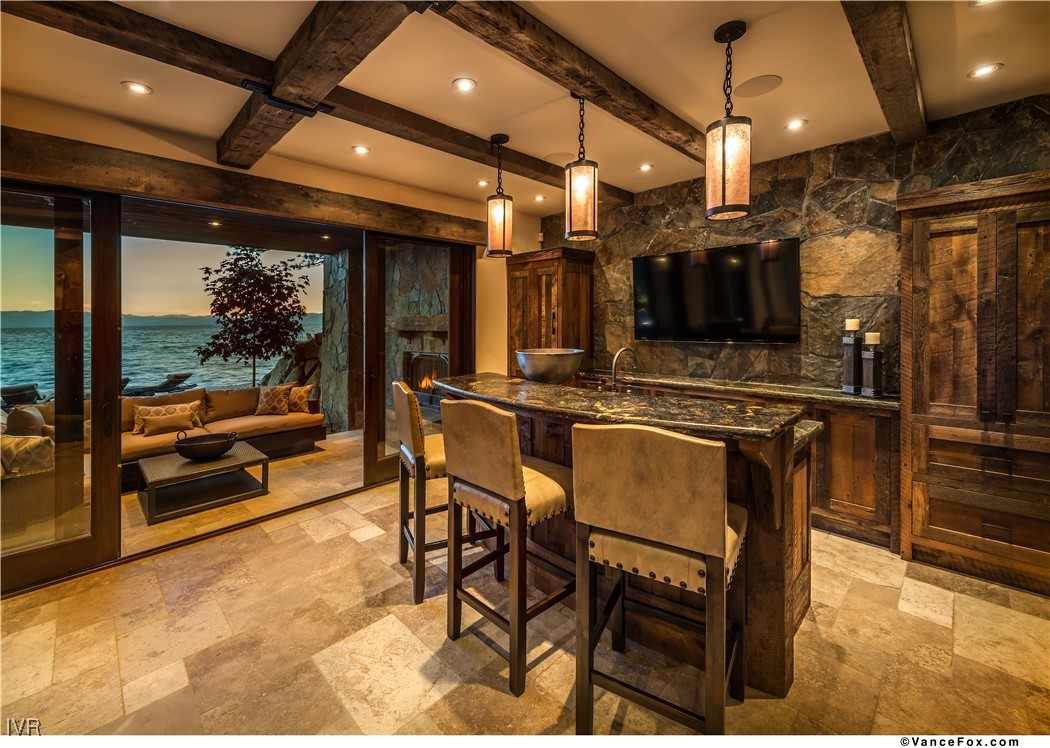 919 Lakeshore Boulevard