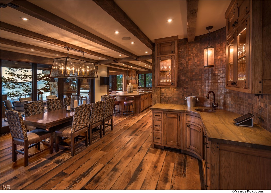 919 Lakeshore Boulevard