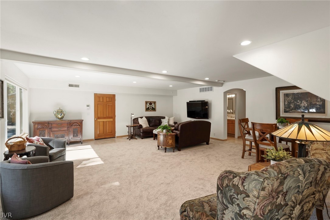 567 N Dyer Circle