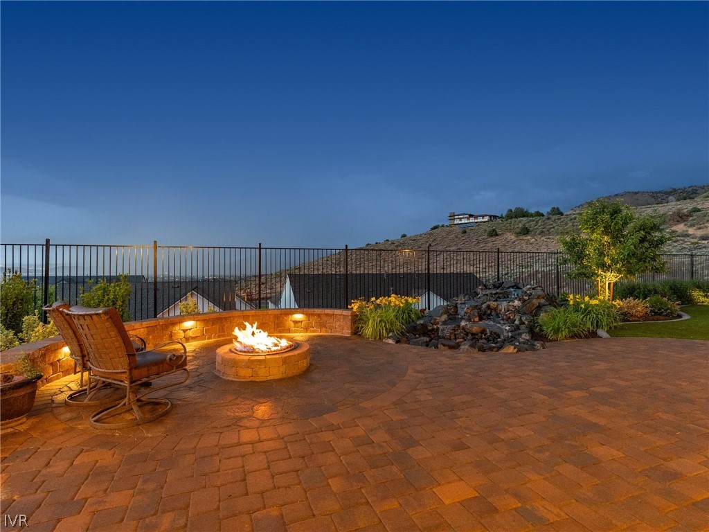 3063 Feathertop Dr