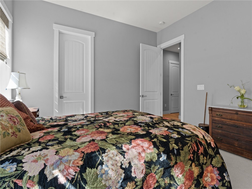 3063 Feathertop Dr