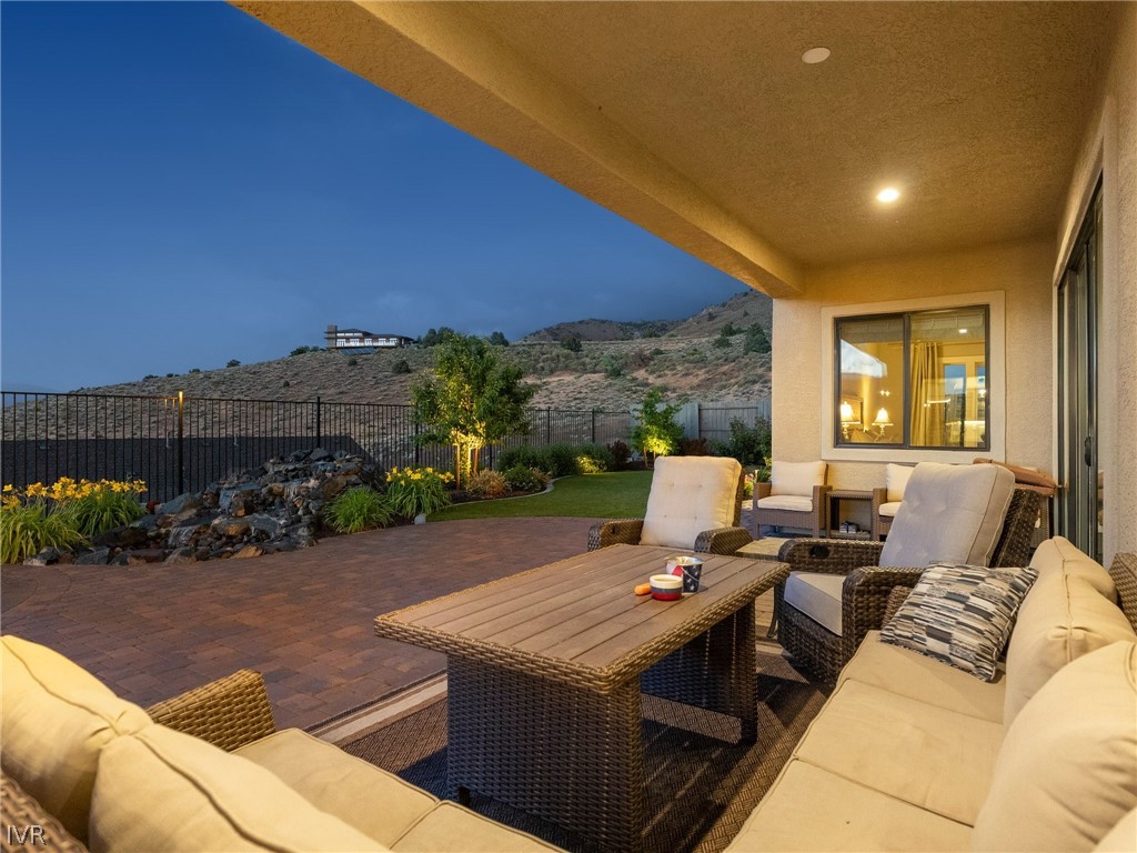 3063 Feathertop Dr