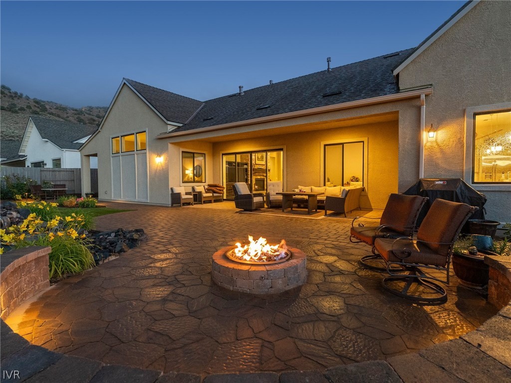 3063 Feathertop Dr
