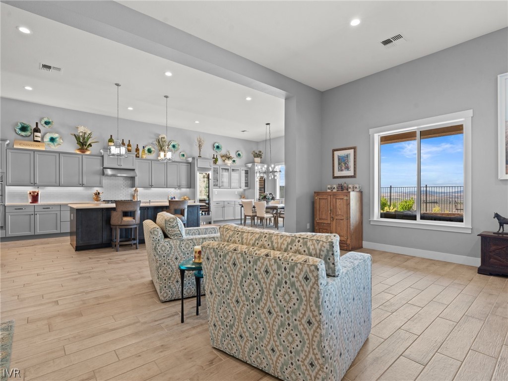 3063 Feathertop Dr