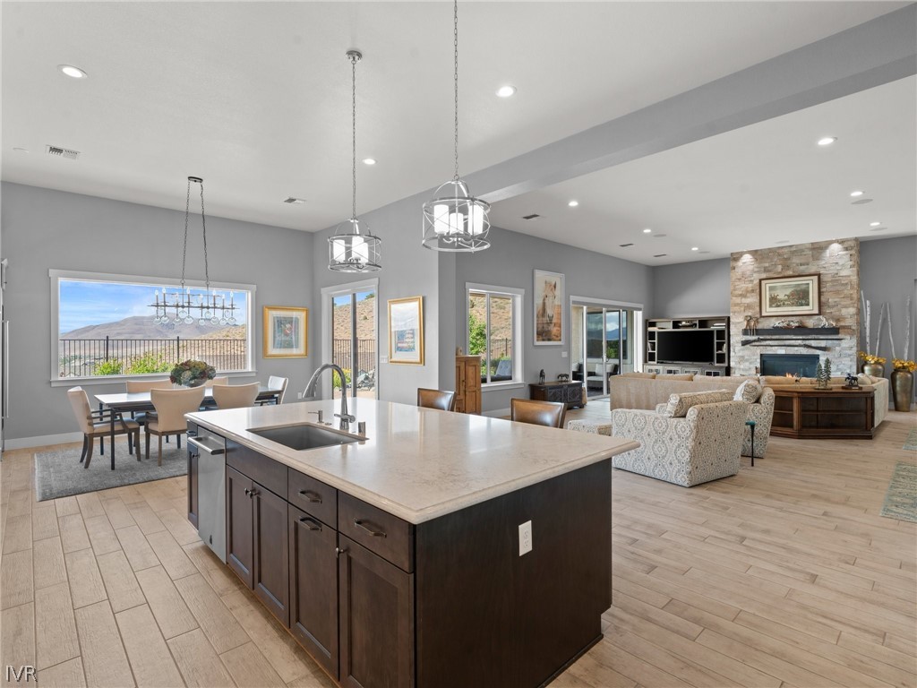 3063 Feathertop Dr