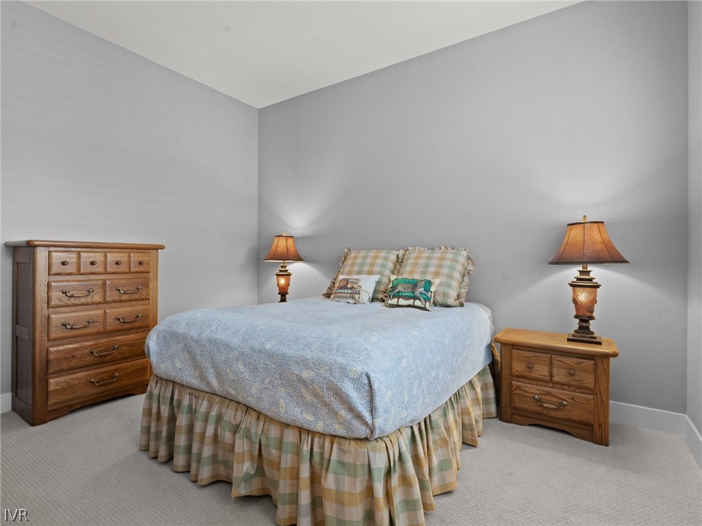 3063 Feathertop Dr