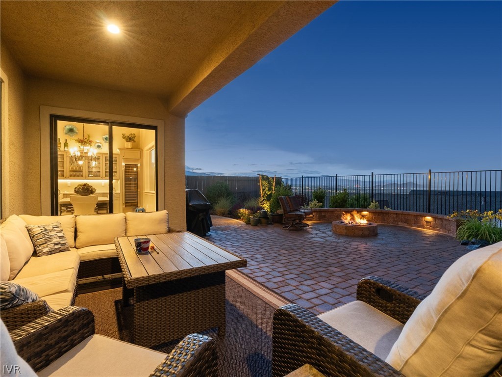3063 Feathertop Dr