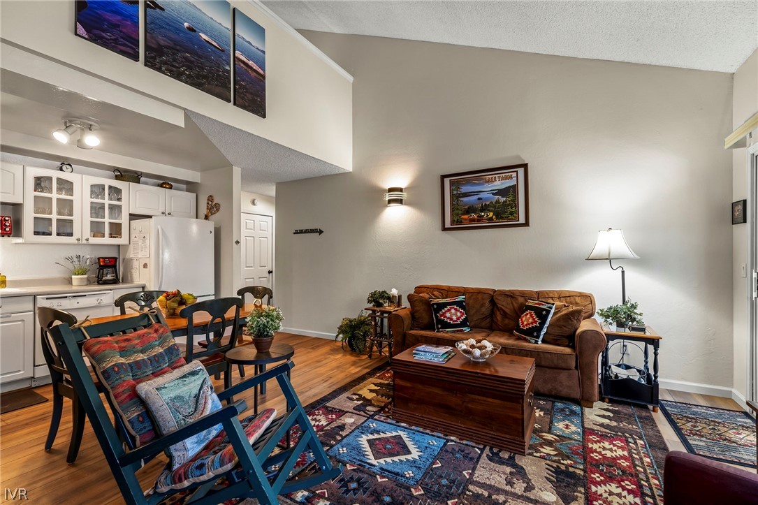 330 Ski Way 19