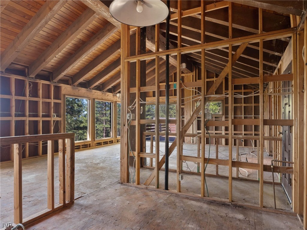 557 Knotty Pine Drive