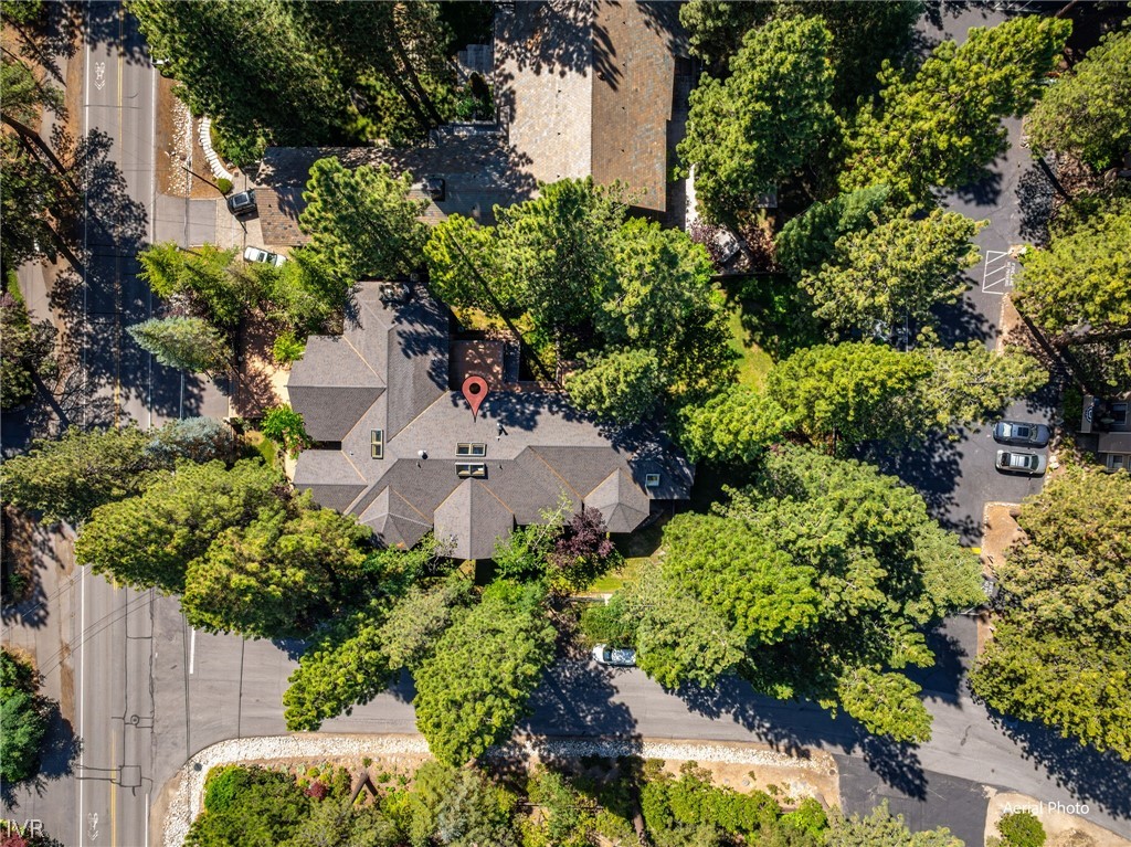 896 Lakeshore Boulevard