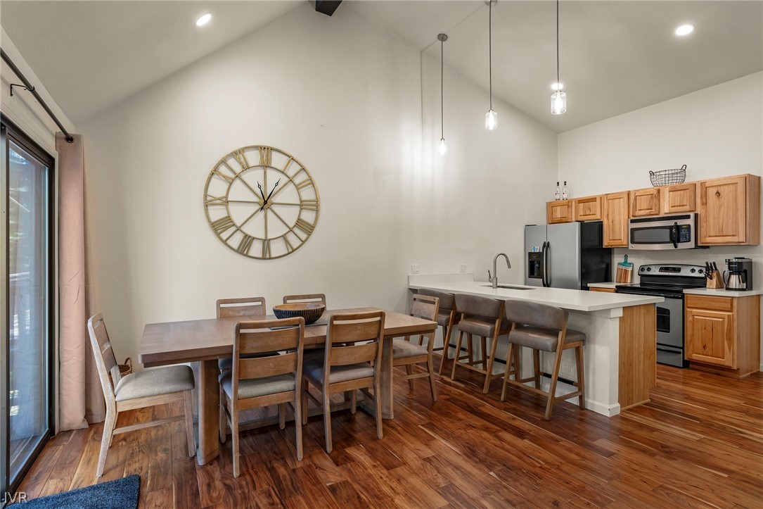 811 Southwood Boulevard 8