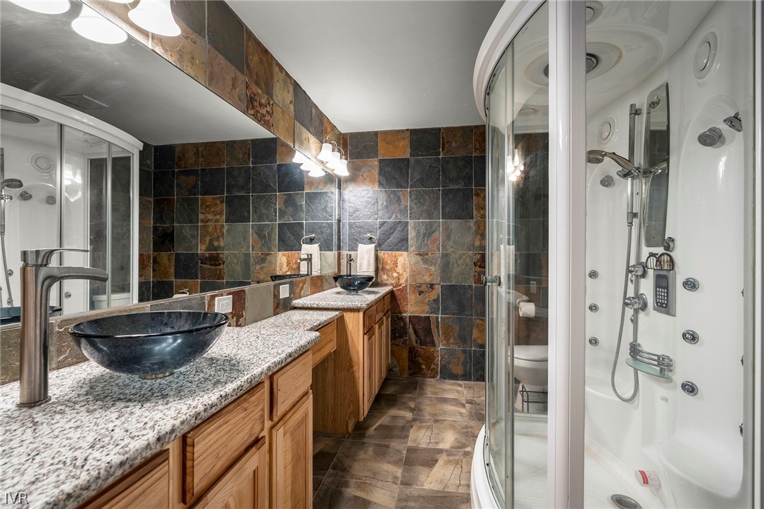 811 Southwood Boulevard 8