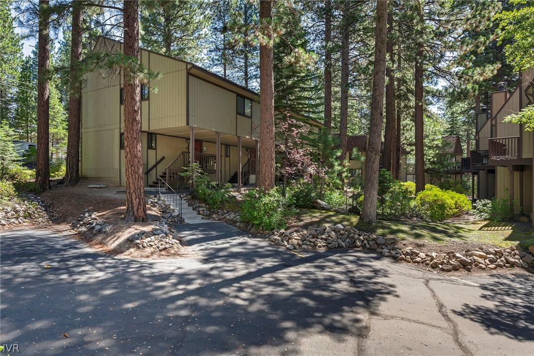 811 Southwood Boulevard 8