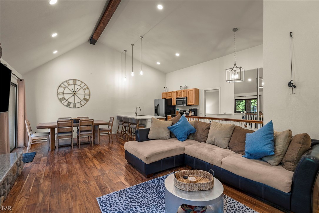 811 Southwood Boulevard 8