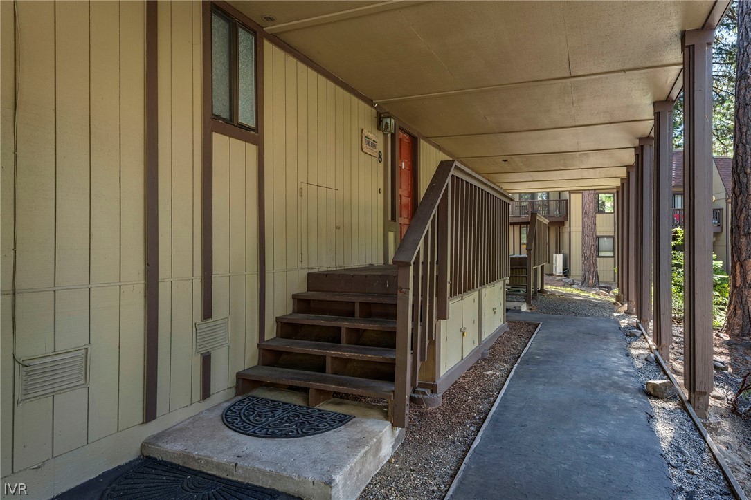 811 Southwood Boulevard 8