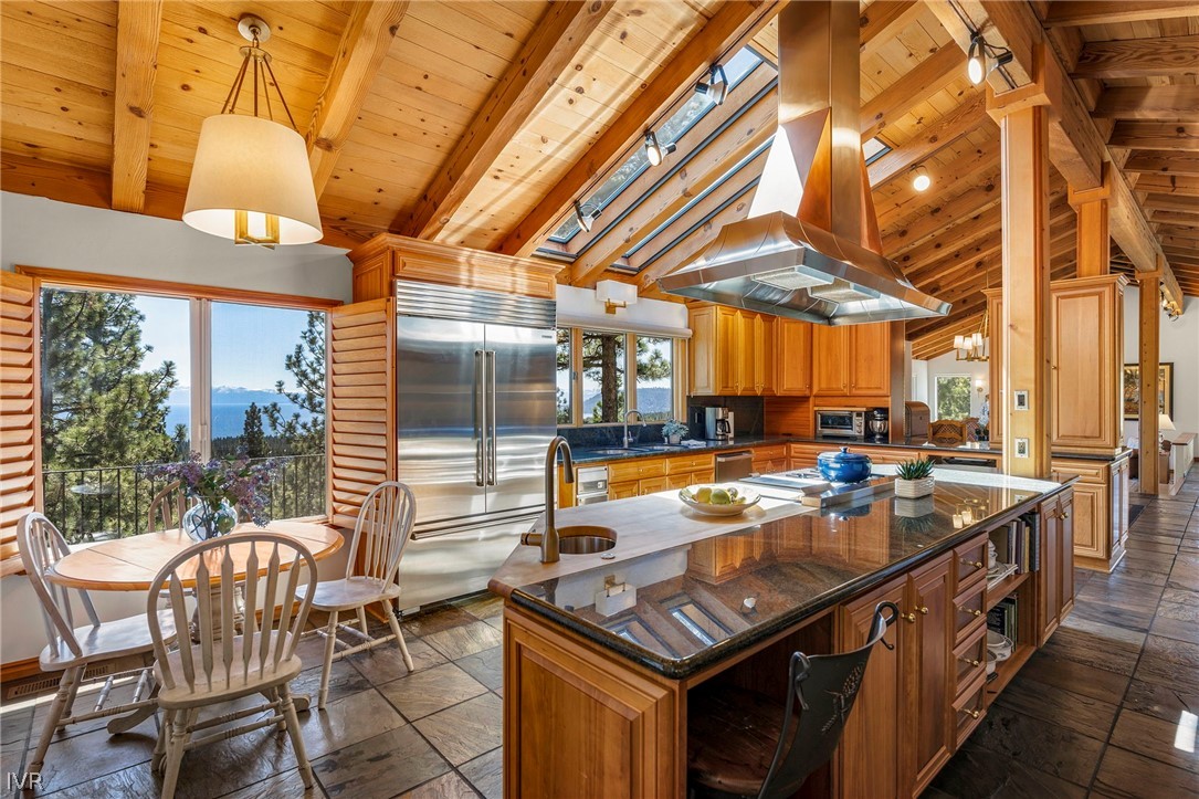 545 Alpine View