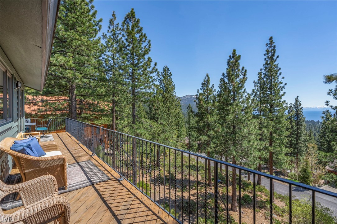 545 Alpine View