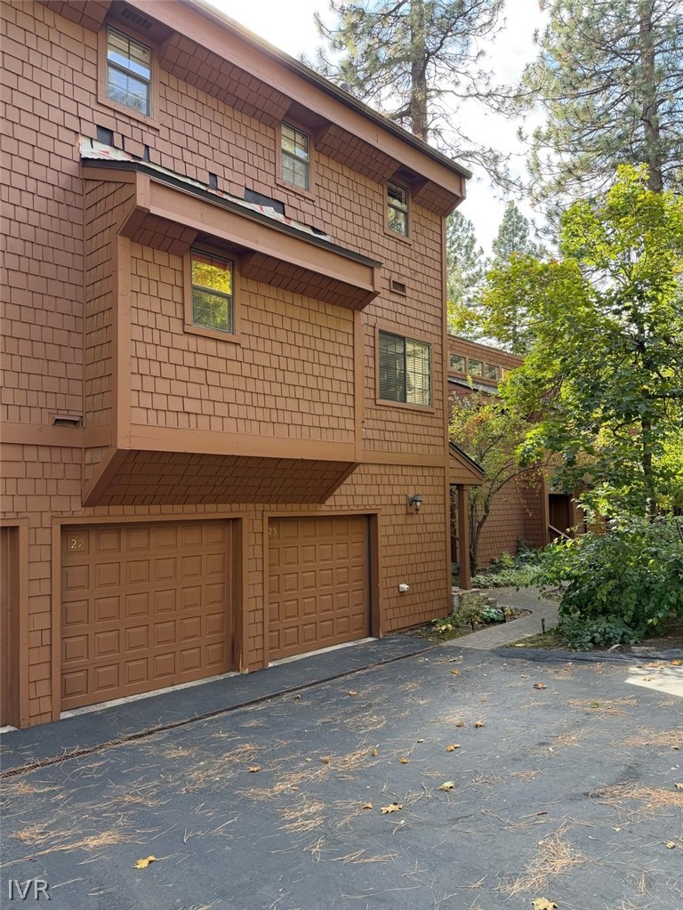 875 Southwood Boulevard 22