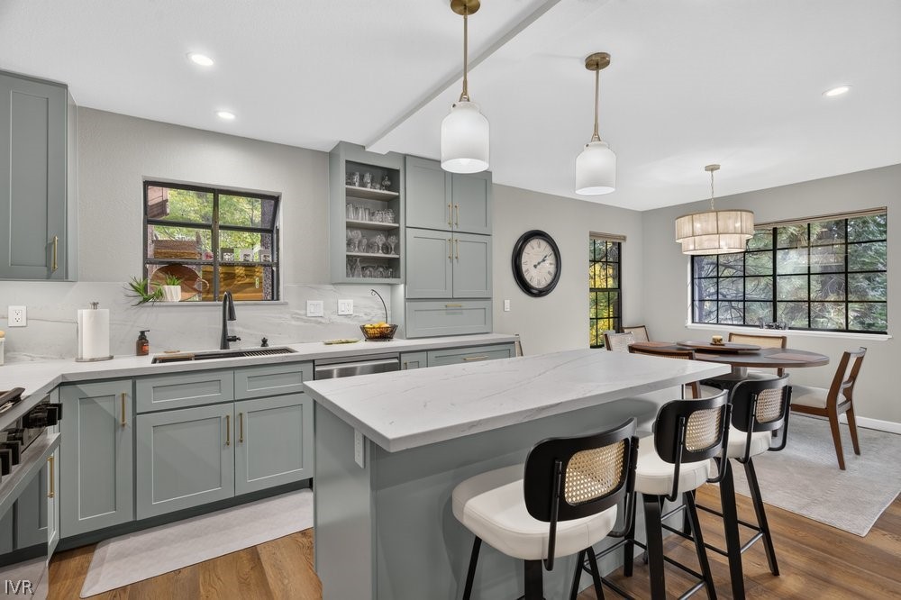 875 Southwood Boulevard 22